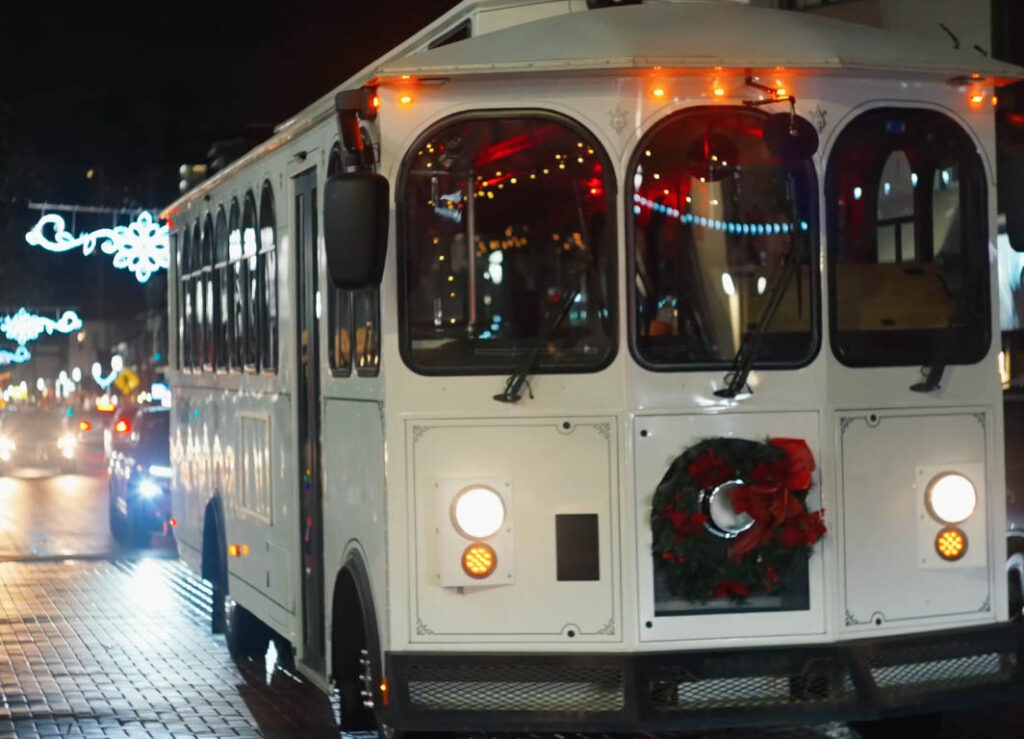 Christmas on the Hill, trolley, Federal Hill, Providence